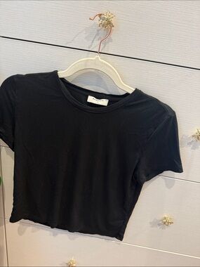 Babaton Black Short Sleeve Crop Top